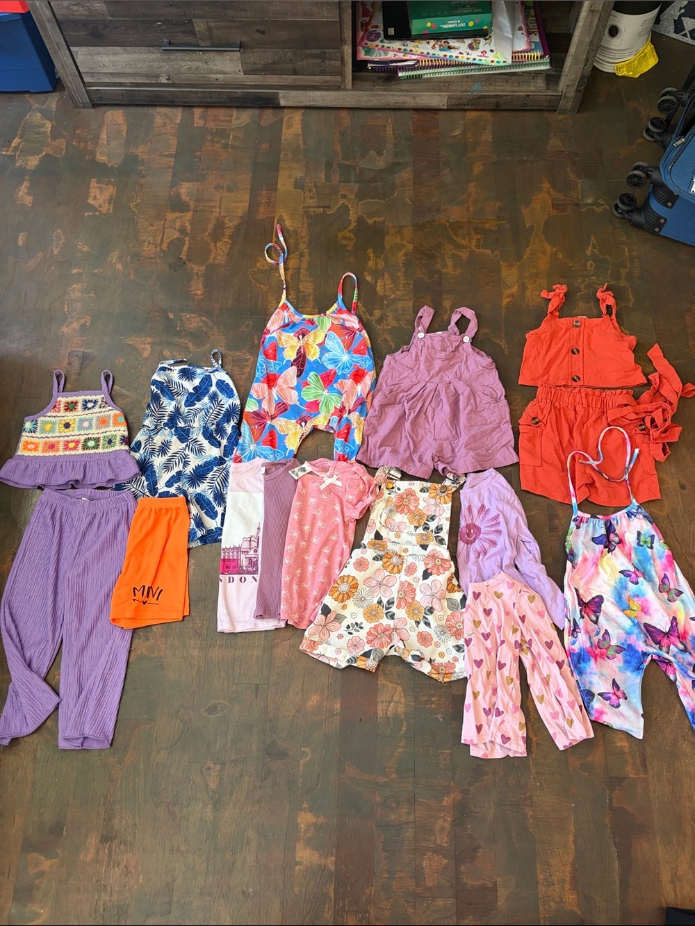 Variety of 3T clothes (rompers, sets and shirts